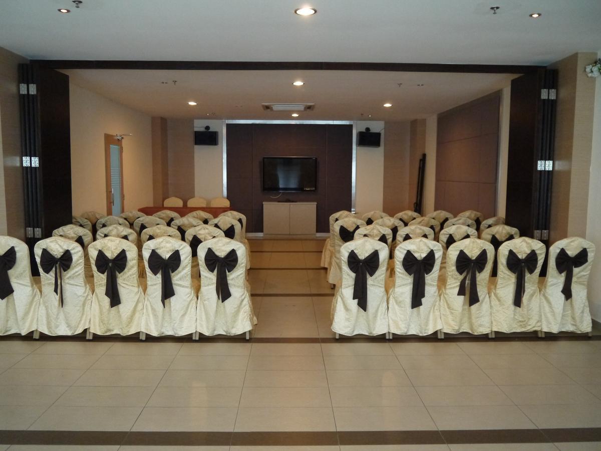 Grand Court Hotel Teluk Intan Exterior photo